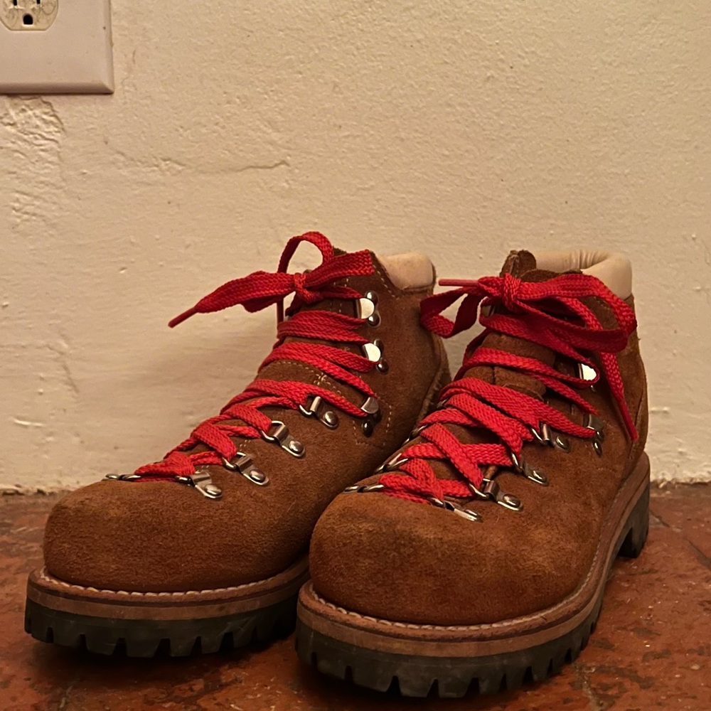 Vintage tan hiking boots
